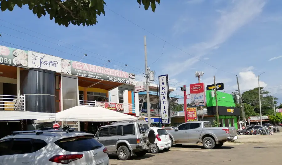 tiendas comerciales en cobano